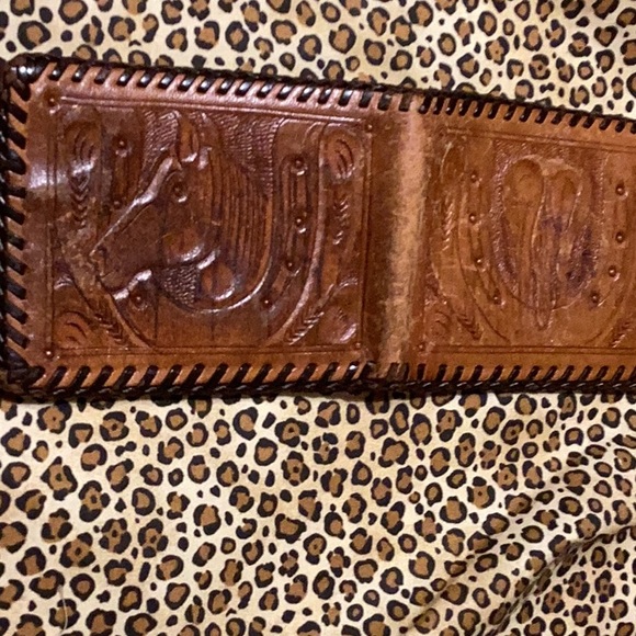 Beautiful soft leather wallet with intricate handmade art detailed throughout. - Picture 8 of 8